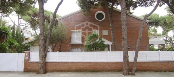 5 bedrooms Villa in Castelldefels, Spain No. 7476 4