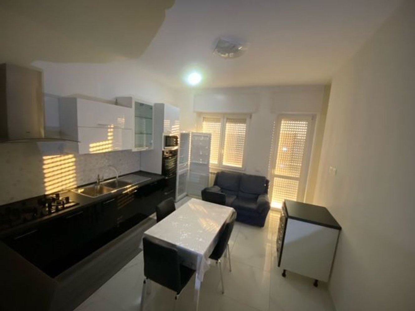 Квартира с 2 комнатами в Колоньо Монцезе, Италия № 8006