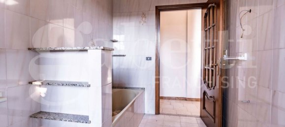 10-Zimmer Haus in Pinerolo, Italy, Nr. 221785 34