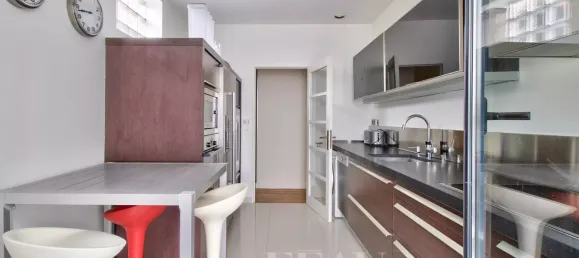 3 bedrooms Apartment in Rueil-Malmaison, France No. 175935 4