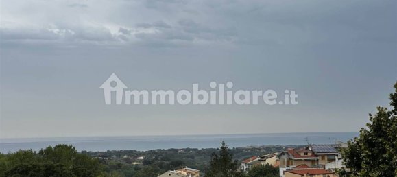Apartamento de 3 dormitorios en Casalbordino, Italy No. 330465 8