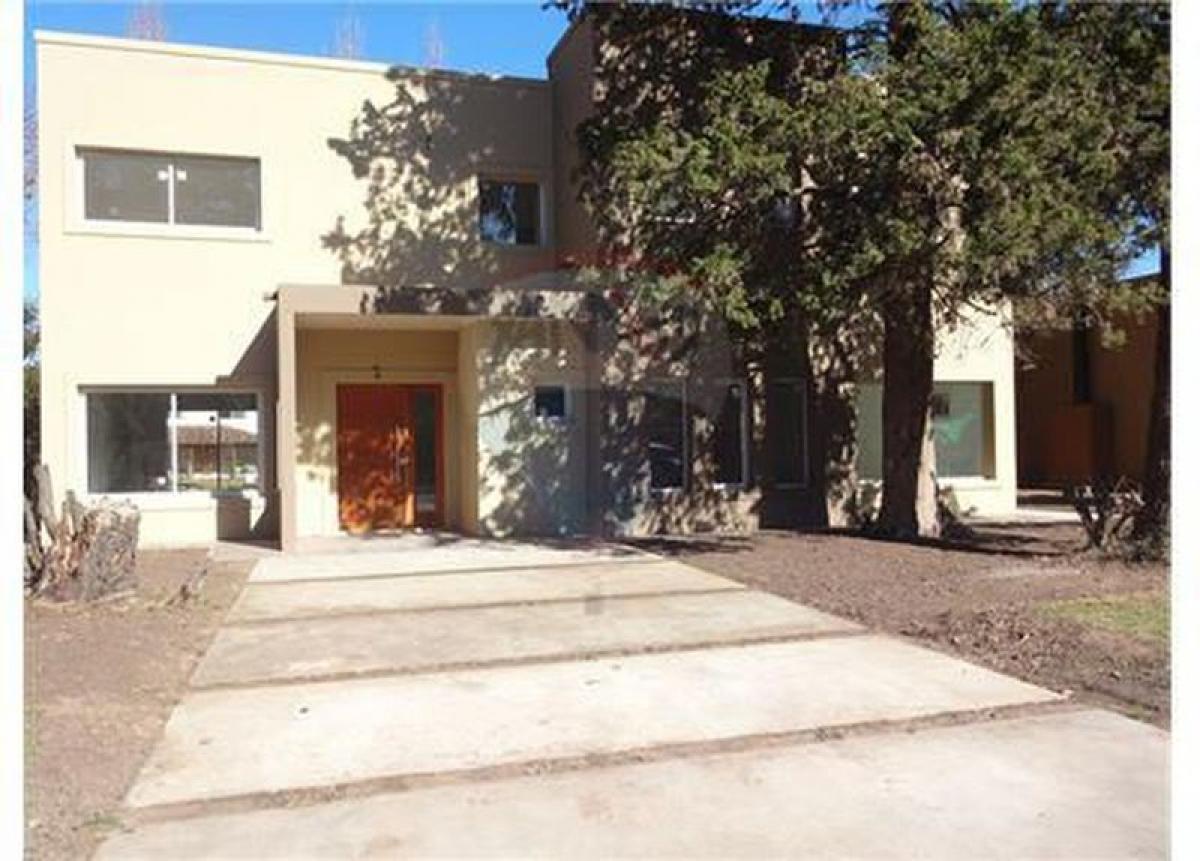 4 bedrooms House in Escobar, Argentina No. 91704