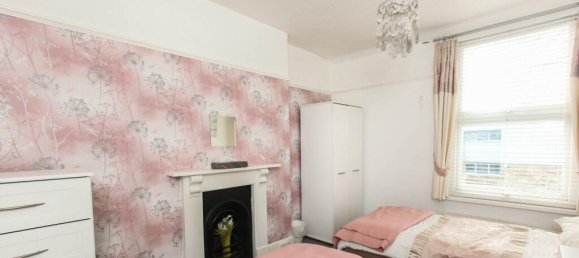 4 bedrooms House in Torquay, United Kingdom No. 2413 9