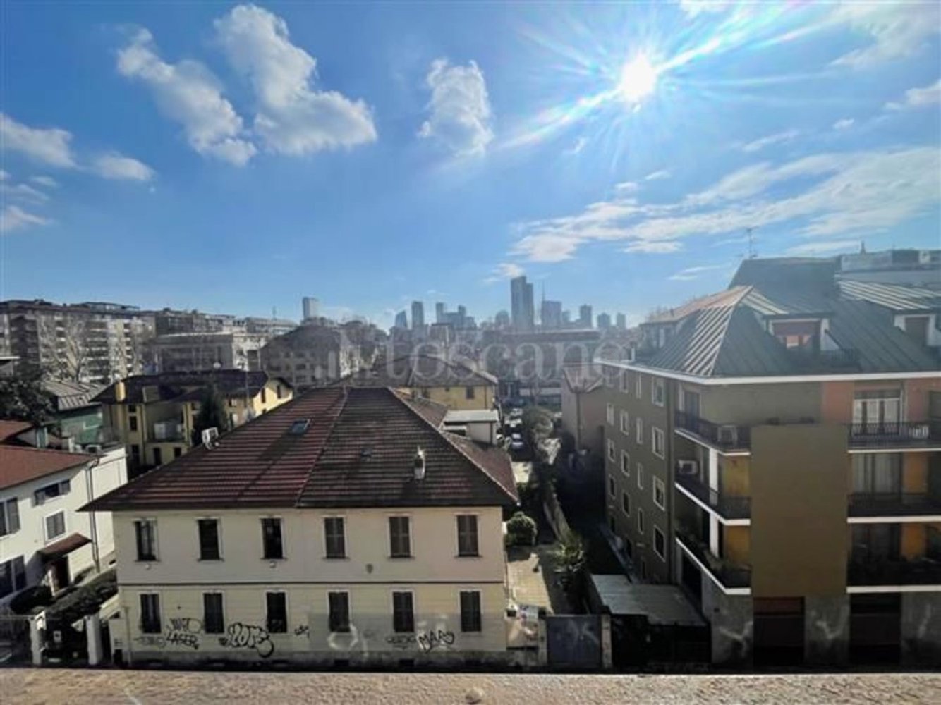 5 rooms Apartment in Milan, Italy No. 240573