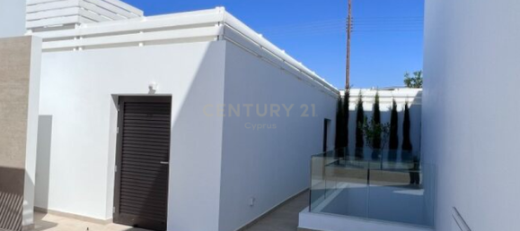 4 bedrooms Villa in Paphos, Cyprus No. 6297 2