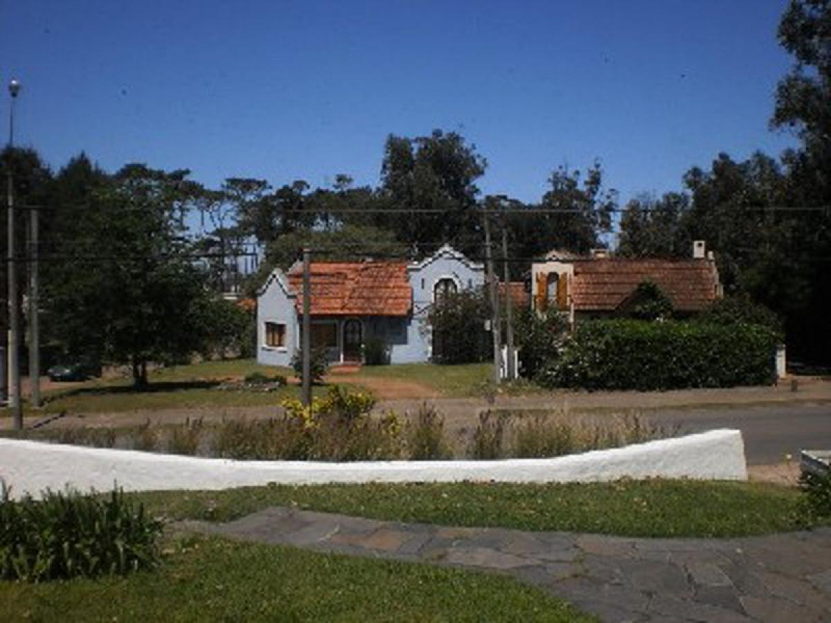 3 bedrooms House in Maldonado, Uruguay No. 9839