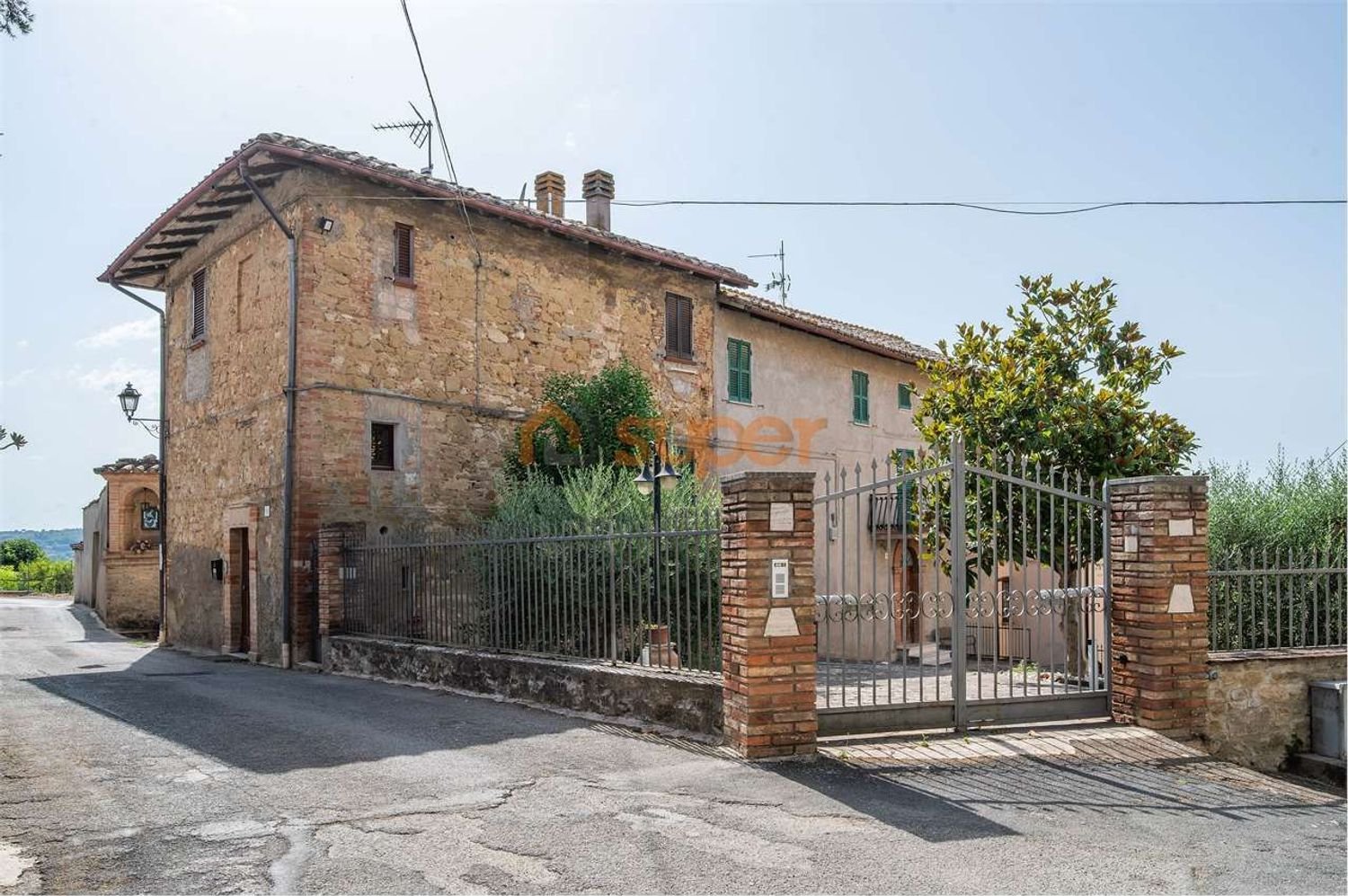 8 rooms House in Perugia, Italy No. 265763