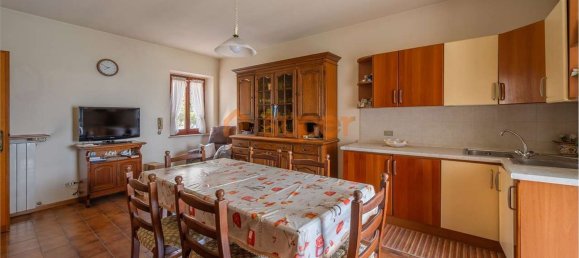 8 rooms House in Perugia, Italy No. 265763 12