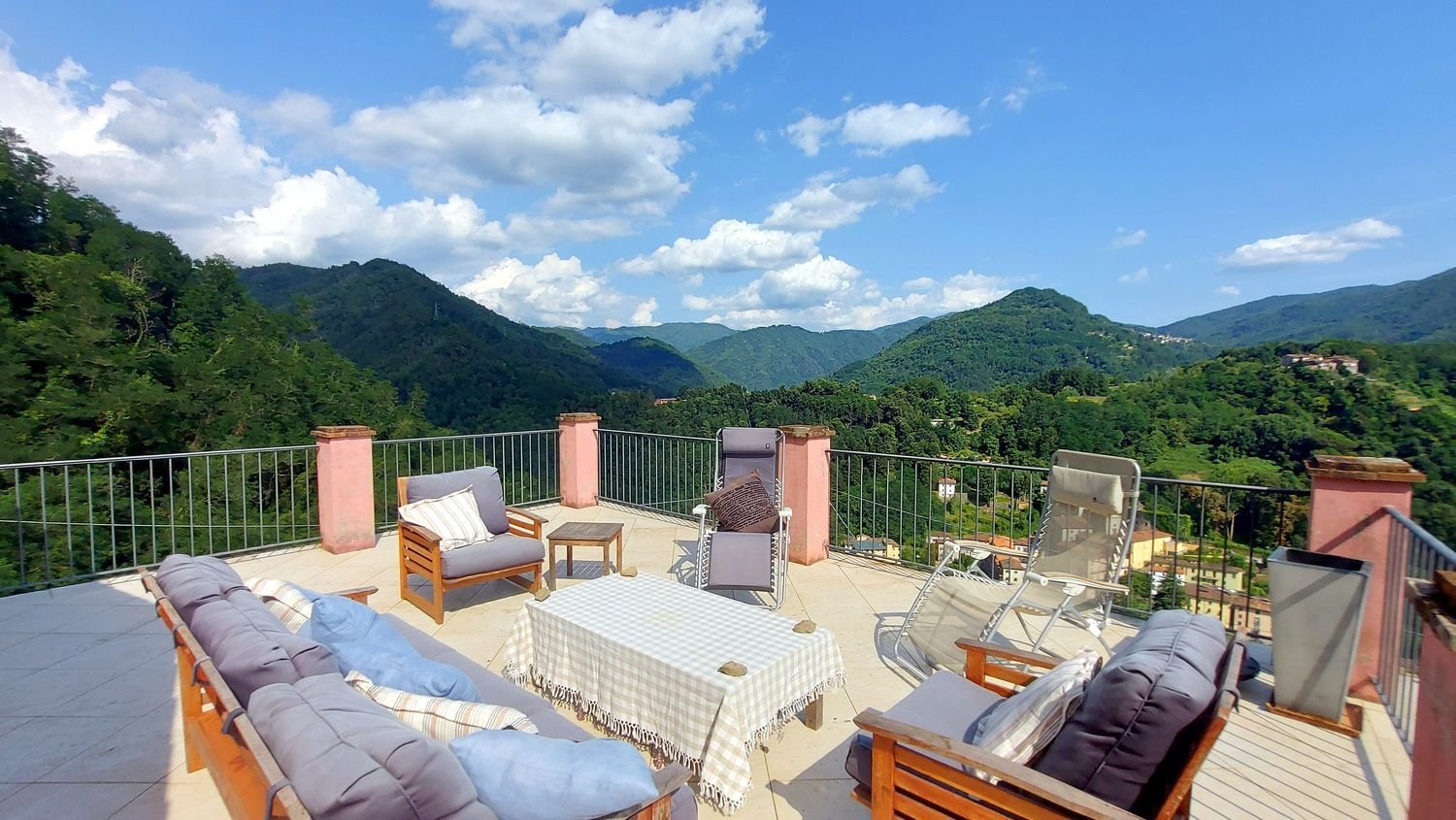 8 rooms House in Bagni di Lucca, Italy No. 196386