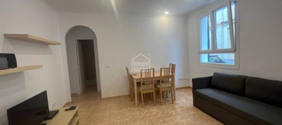 Apartamento de 2 dormitorios en Mahon, Spain No. 5052 3