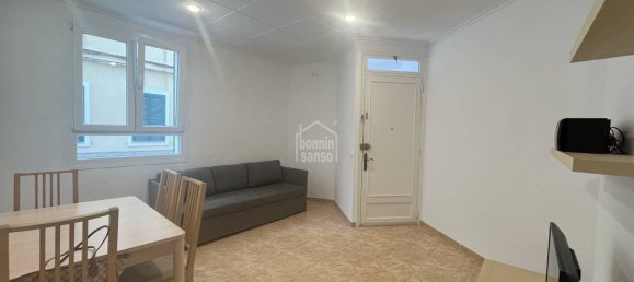 Apartamento de 2 dormitorios en Mahon, Spain No. 5052 2
