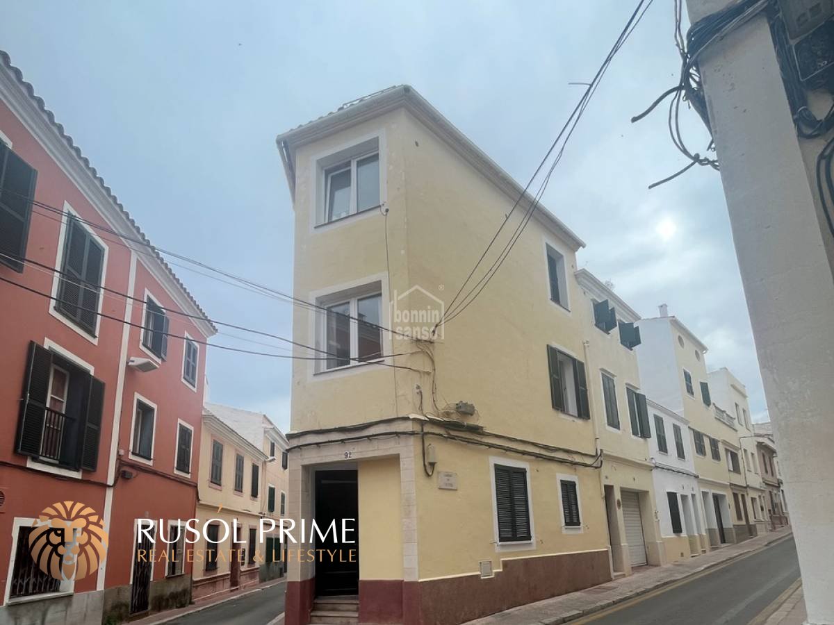 Apartamento de 2 dormitorios en Mahon, Spain No. 5052