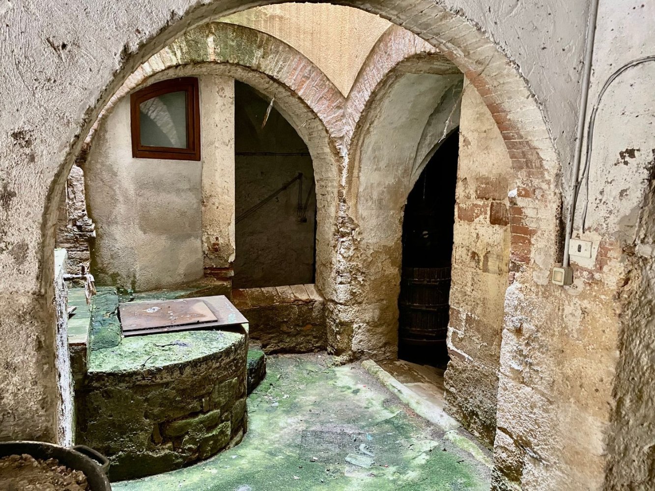 196m² Commercial property in Massa Marittima, Italy No. 315378