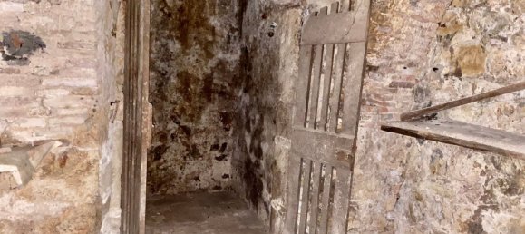 196m² Commercial property in Massa Marittima, Italy No. 315378 10