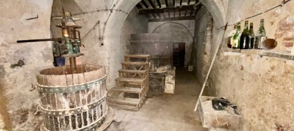 196m² Commercial property in Massa Marittima, Italy No. 315378 3