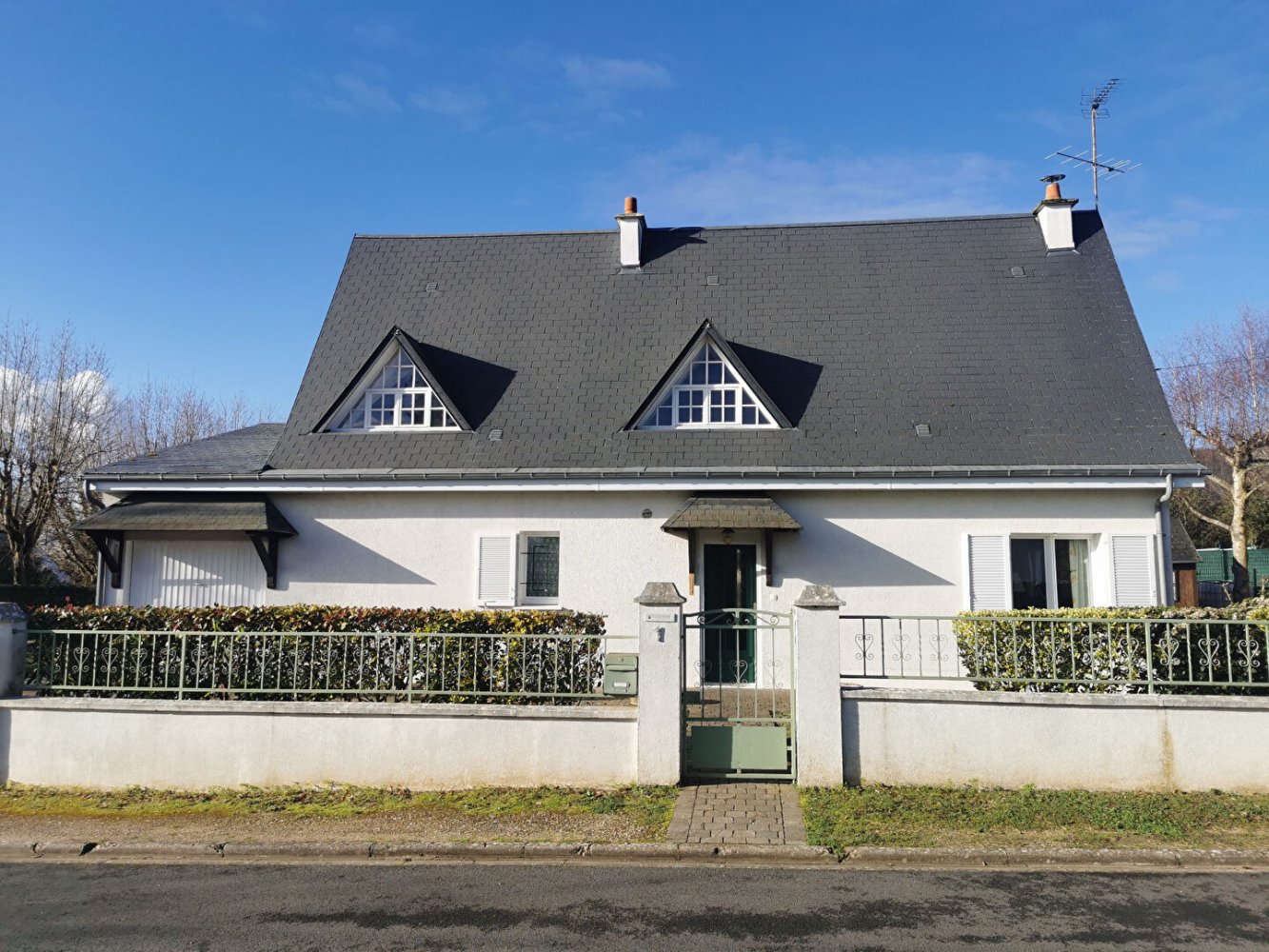 Casa de 2 dormitorios en Beaugency, France No. 276185