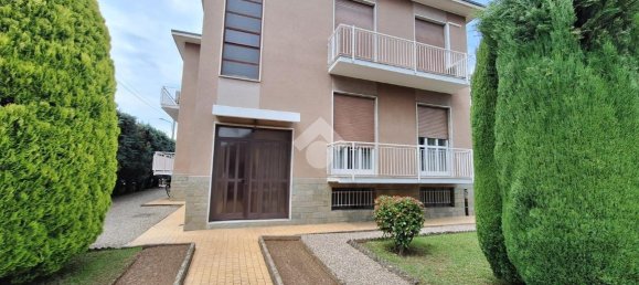 6 rooms Villa in Inveruno, Italy No. 139701 3