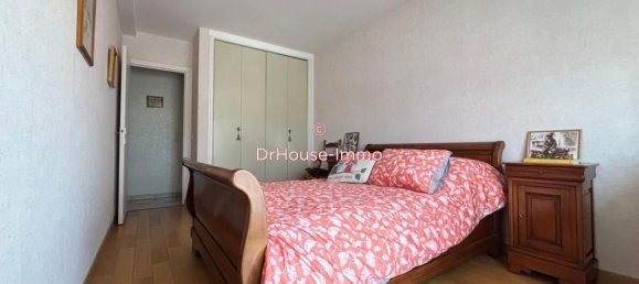 3 bedrooms Apartment in Montreuil, France No. 292008 7