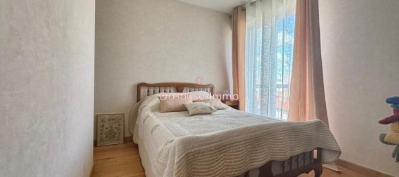 3 bedrooms Apartment in Montreuil, France No. 292008 9