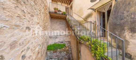 2 bedrooms House in Nocera Umbra, Italy No. 128383 16