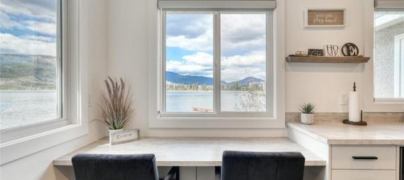 4 bedrooms House in British Columbia, Canada No. 1288 8