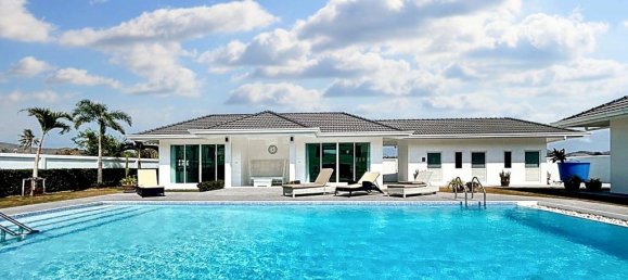 Villa de 7 dormitorios en Hua Hin, Thailand No. 13303 6