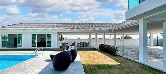 Villa de 7 dormitorios en Hua Hin, Thailand No. 13303 5