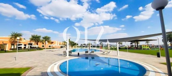 4 bedrooms Villa in Abu Dhabi, UAE No. 18881 4