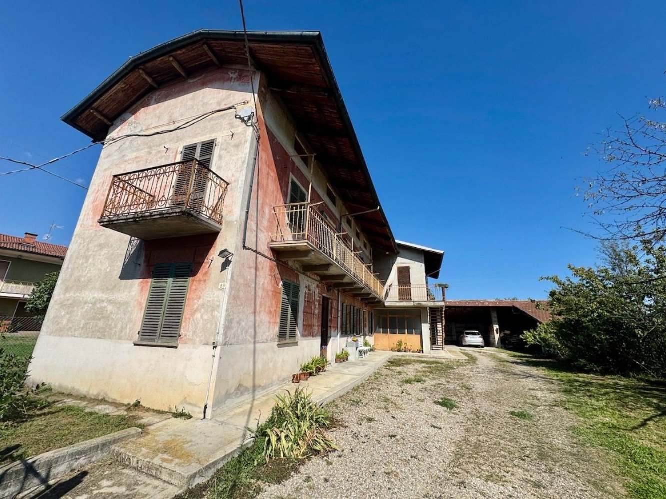 10 rooms House in Mongrando, Italy No. 280502