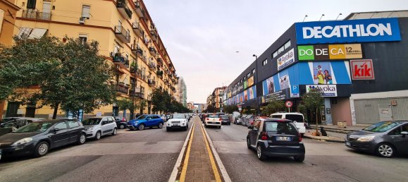 3 bedrooms Apartment in Naples, Italy No. 14060 8