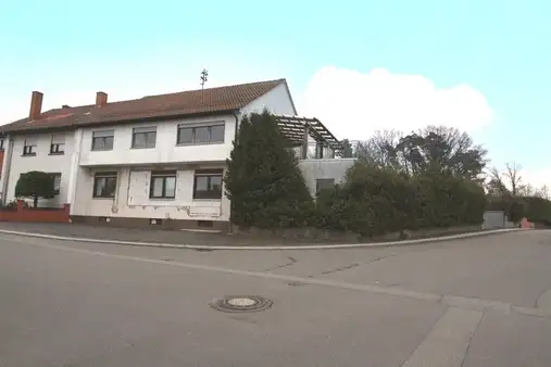 Moradia em banda de 8 divisões em Kaiserslautern, Germany N.º 141886