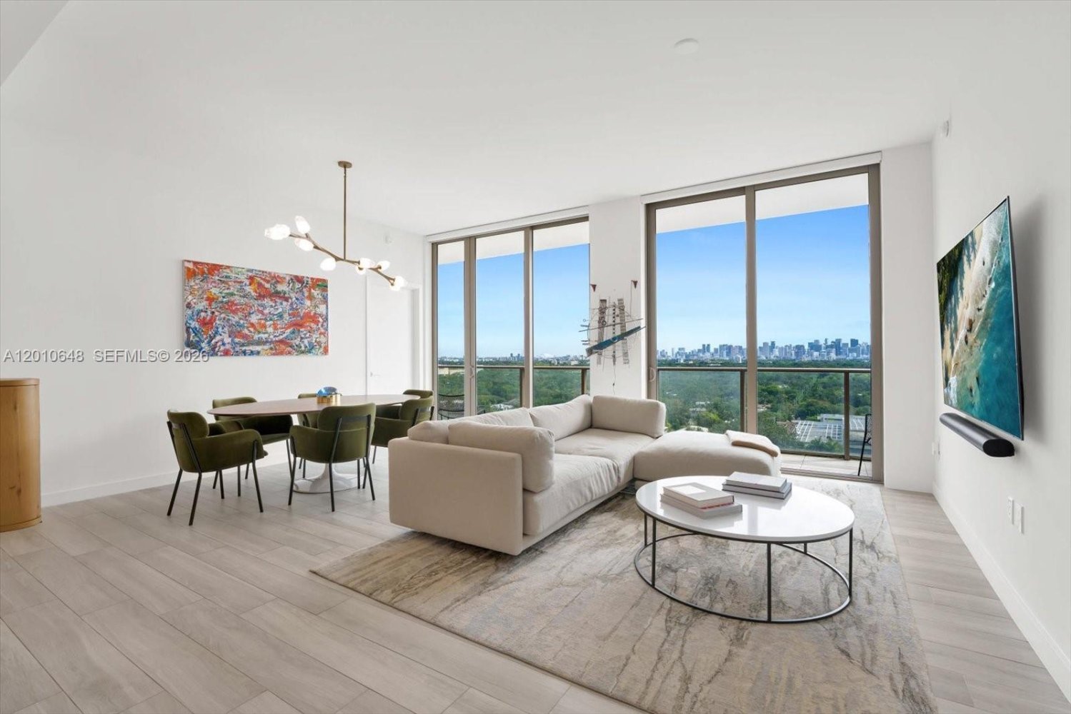 2 chambres propriété commerciale à vendre à Miami, Miami-Dade, Florida, USA № 614898
