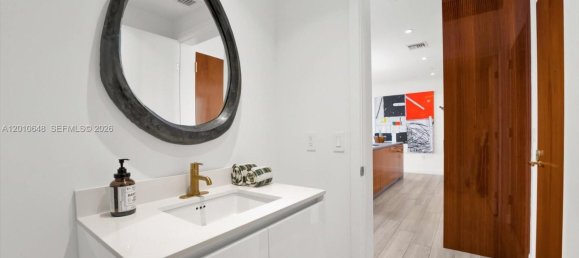 2 chambres propriété commerciale à vendre à Miami, Miami-Dade, Florida, USA № 614898 14
