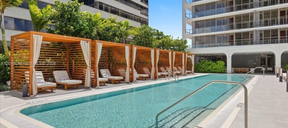 2 chambres propriété commerciale à vendre à Miami, Miami-Dade, Florida, USA № 614898 8