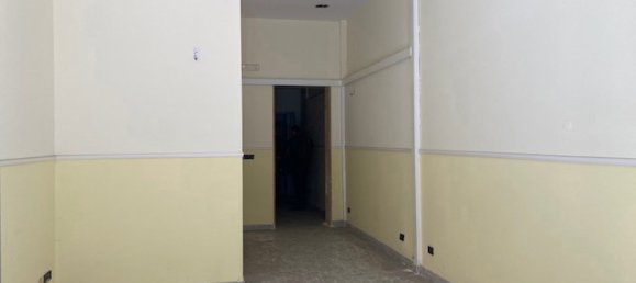 2-Zimmer Gewerbliche Immobilie in Taranto, Italy, Nr. 271813 2
