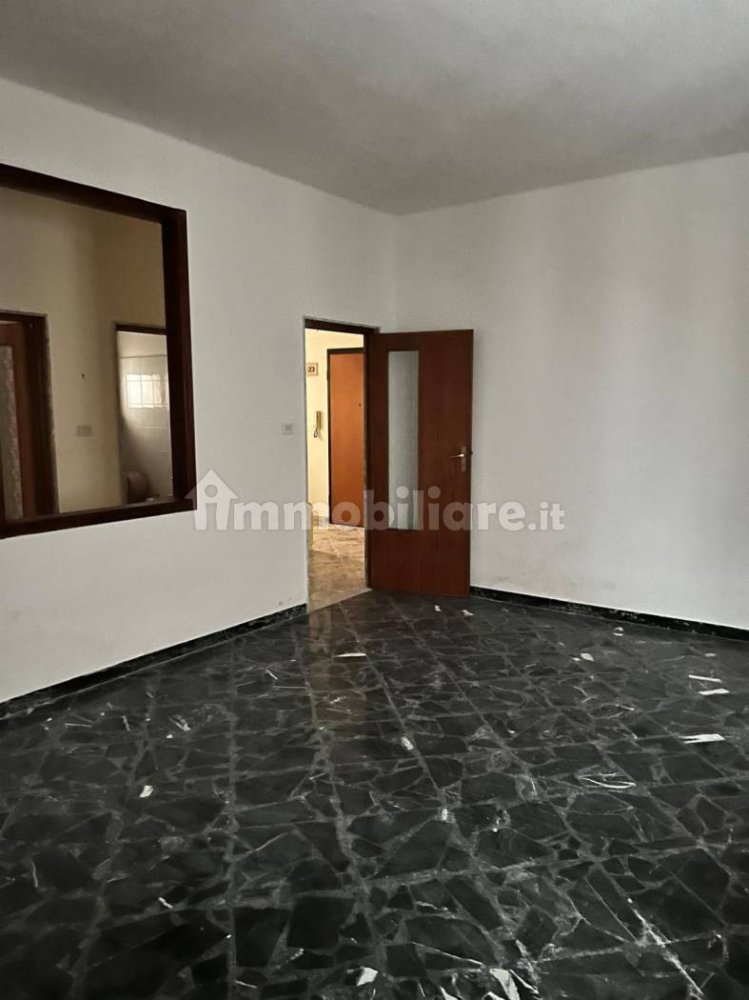 Квартира с 3 спальнями в Мола ди Бари, Италия № 305823