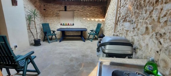 2 bedrooms House in Autignac, France No. 37983 2