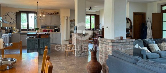 5 bedrooms House in Città della Pieve, Italy No. 124744 8