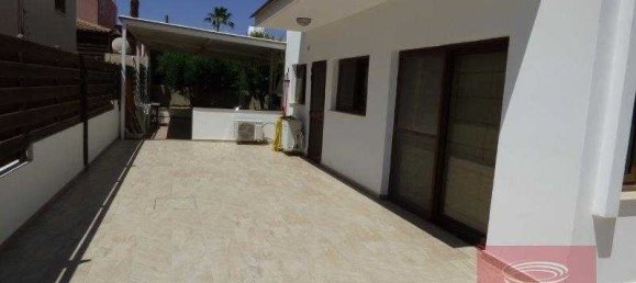 5 Schlafzimmer Villa in Aradippou, Cyprus, Nr. 7123 8