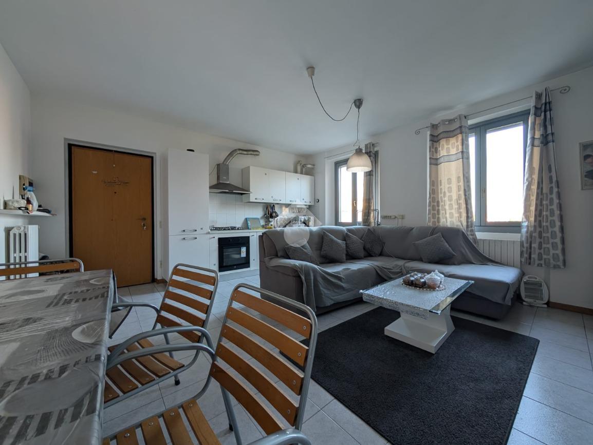 Квартира с 3 комнатами в Сериате, Италия № 235913