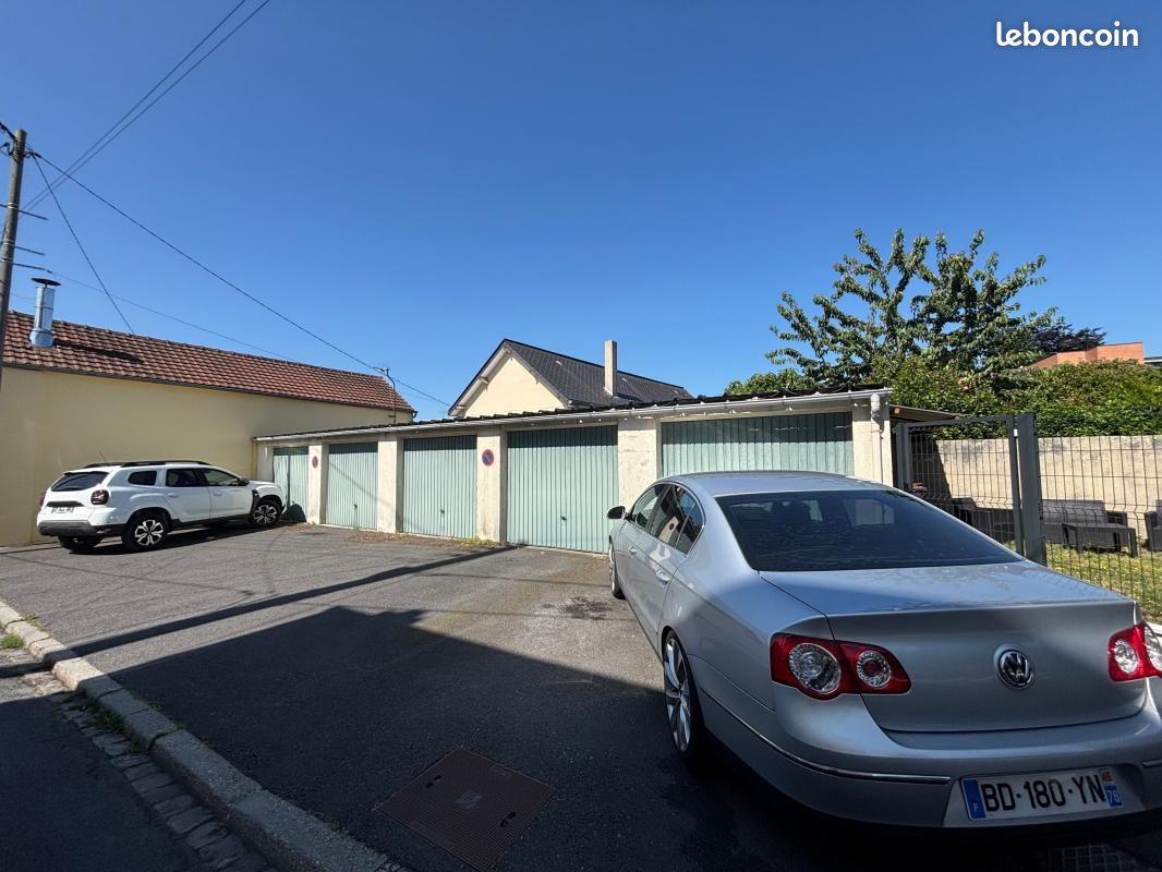  Parking in Le Havre, France No. 357512