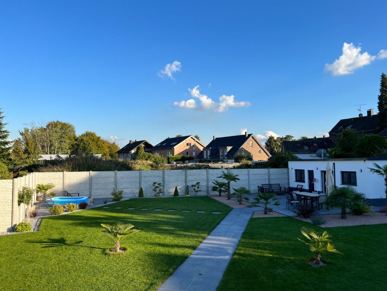 7 bedrooms Townhouse in Duisburg, Germany No. 290626