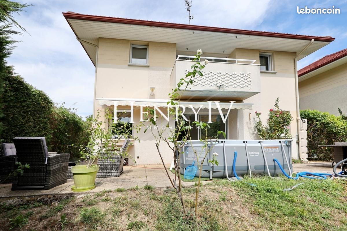 5 bedrooms House in Saint-Egreve, France No. 317122