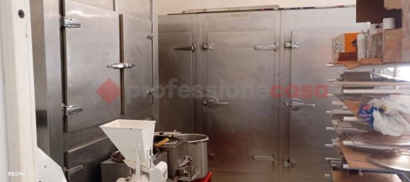 Imóvel comercial de 4 divisões em Frosinone, Italy N.º 289228 12