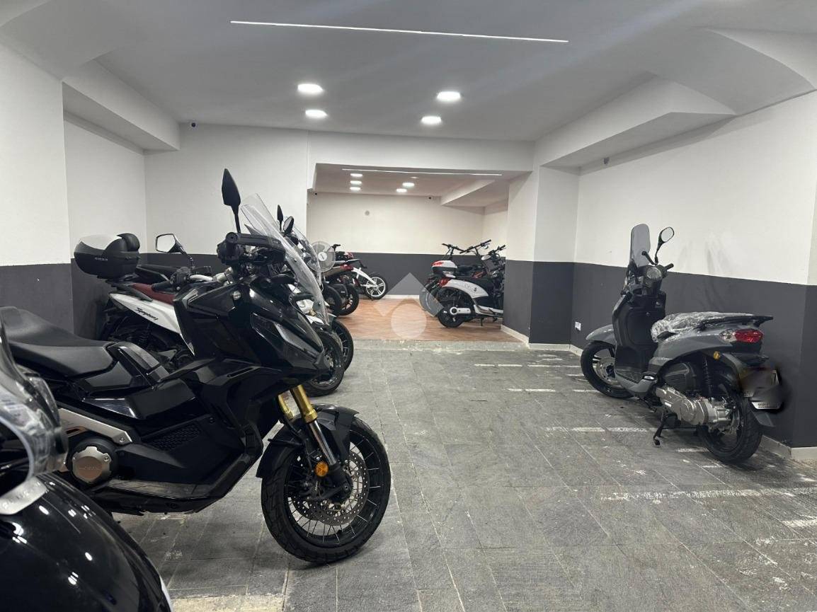 Garagem em Naples, Italy 100 m² N.º 345013