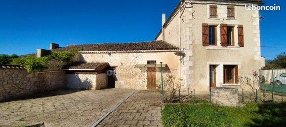 3 bedrooms House in Garat, France No. 111116 2