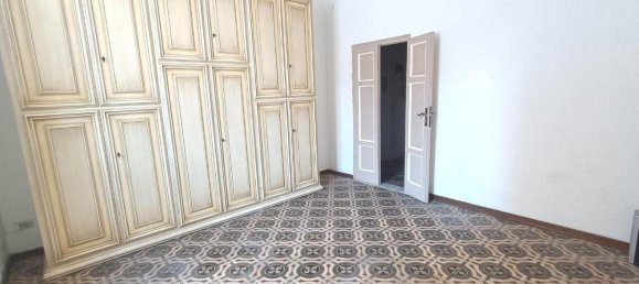 Квартира с 3 комнатами в Каррара, Италия № 165283 7