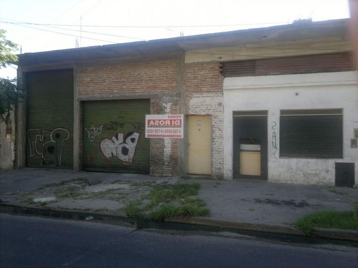 Casa de 2 dormitorios en General San Martín, Argentina No. 56926