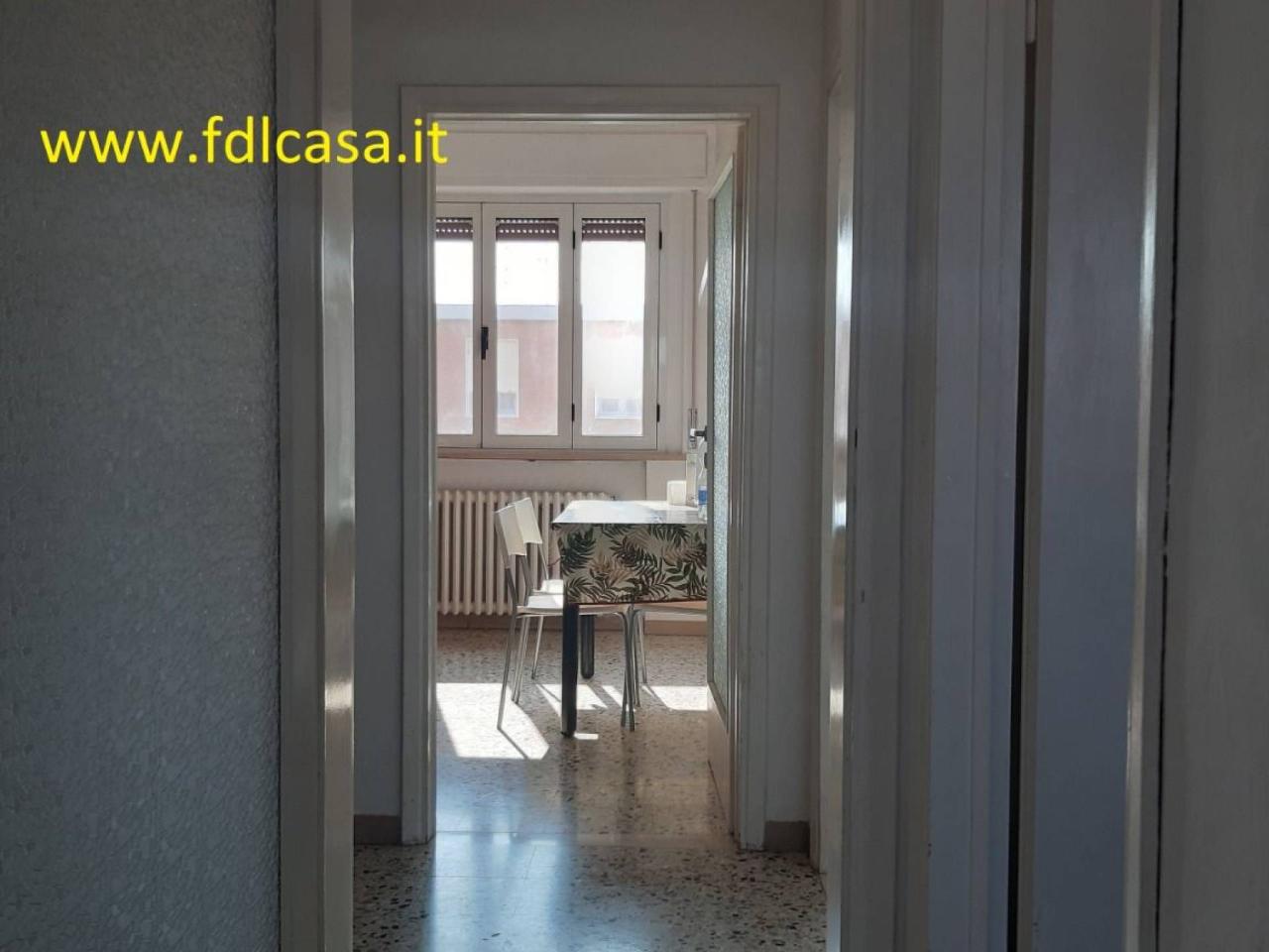 Apartamento de 6 habitaciónes en Pontedera, Italy No. 104096
