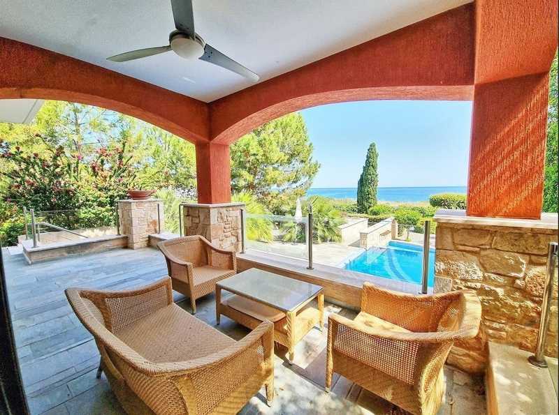 5 bedrooms House in Neo Chorio, Cyprus No. 13733